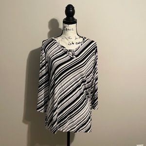 Croft & barrow black and white 3/4 inch sleeve shirt